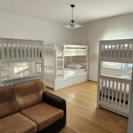 Ihostel