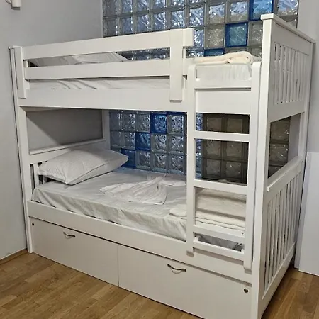 Ihostel *